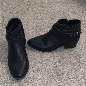 Black ankle boots size 7